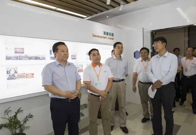 ����ʡί��ί���Ϸ���ί��ӛ�·���(qu��n)һ���W�R�Ϸʽ����{(di��o)��