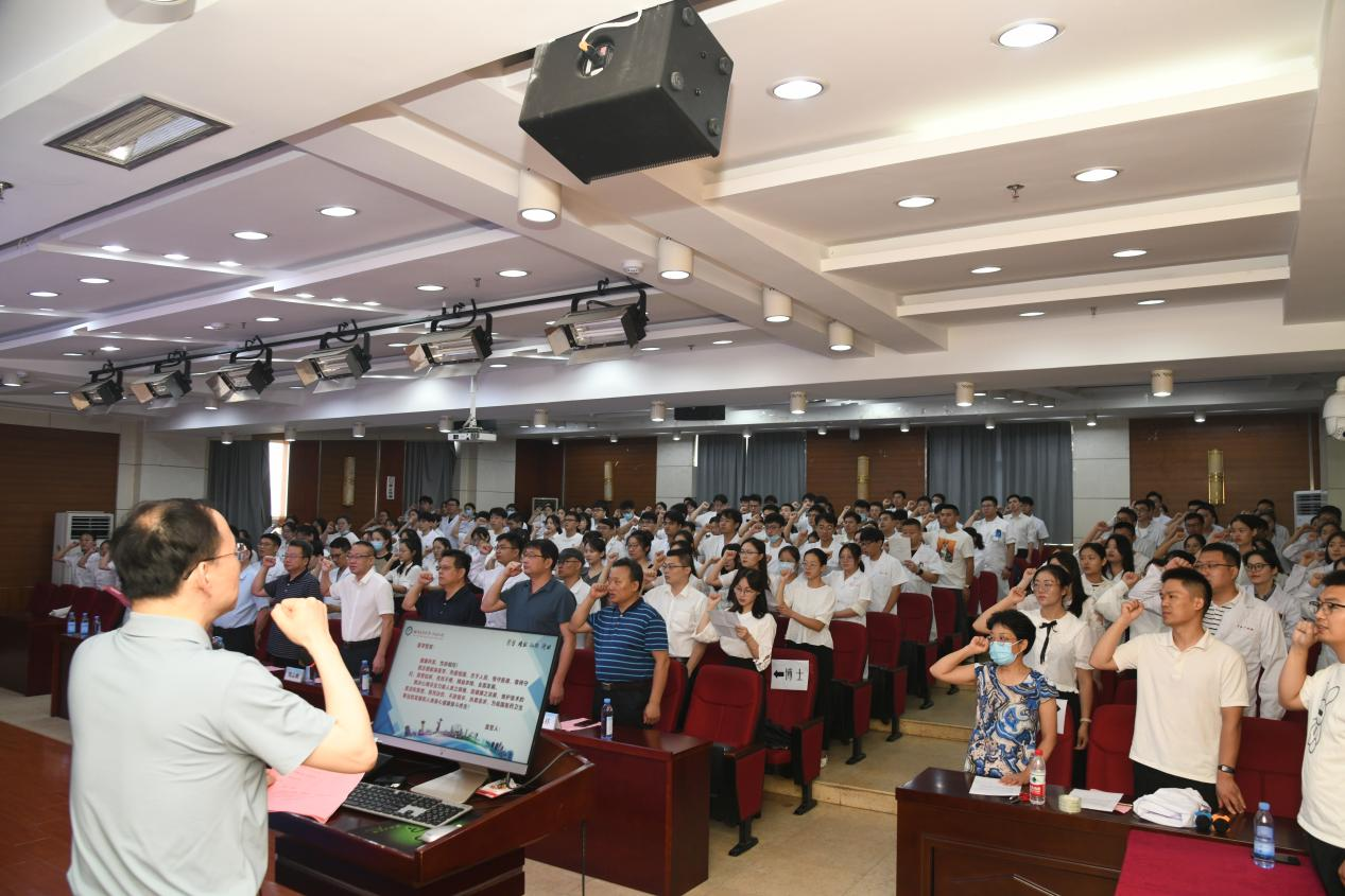 �Wҫ�ഺ�����t(y��)��·ǰ�У����t(y��)һ��Ժ�_չ������ǰ��Ӗ