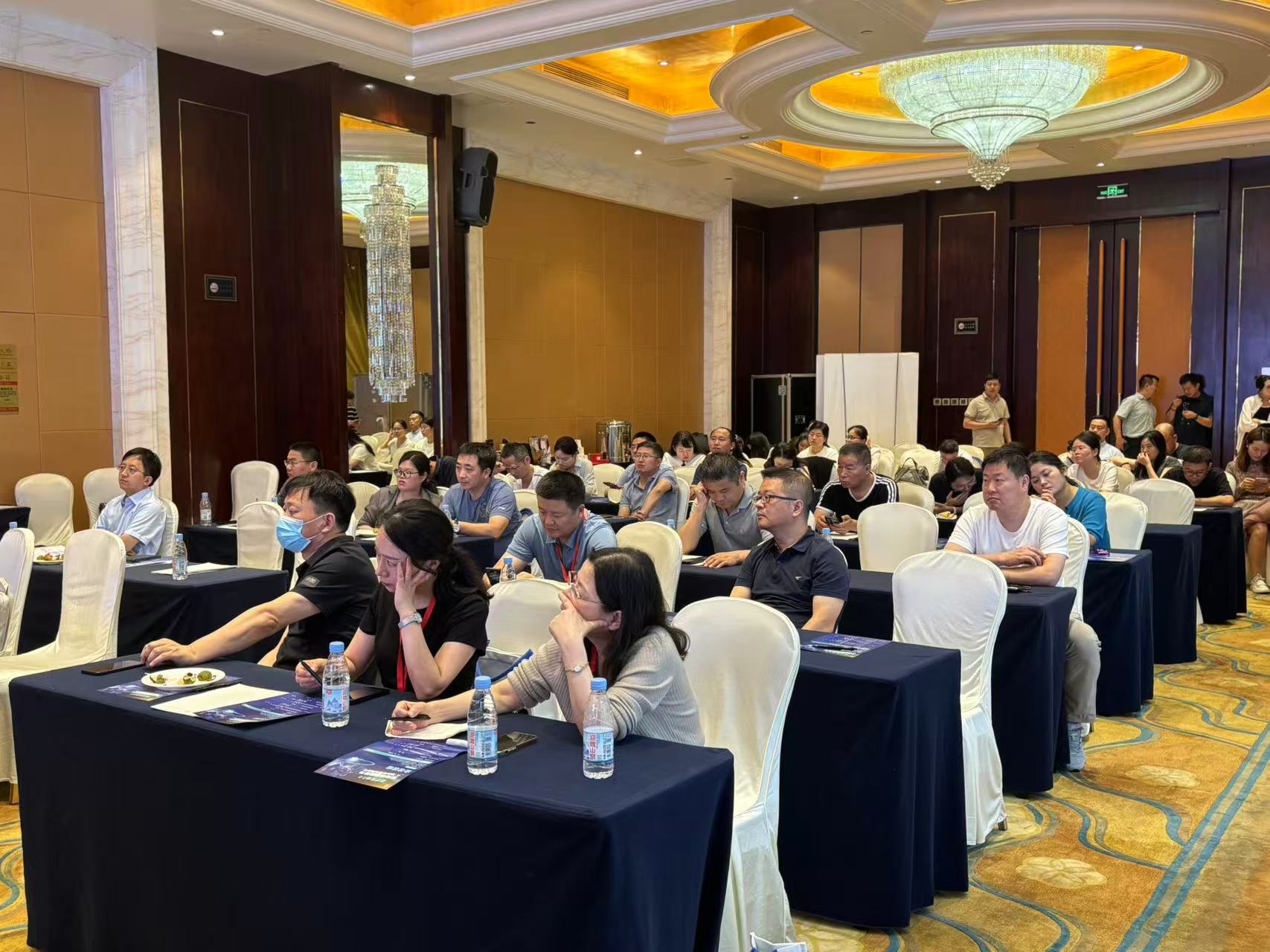 ����ʡ��������(w��)�I(y��)�f(xi��)��(hu��)�ɹ��e�k�ذY�\��˼�S�cAI�o���Q�ߕ�(hu��)